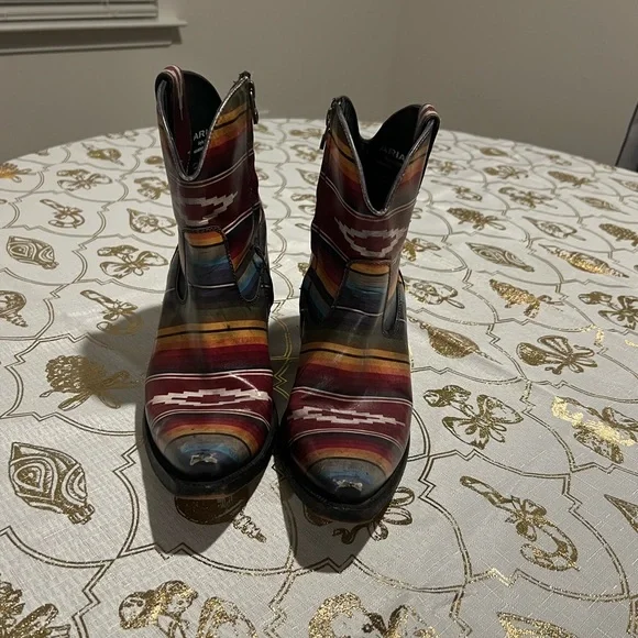 Ariat Serape Southwestern Ankle Boots 8.5B Western Cowgirl Festival Aztec boho - Picture 10 of 10